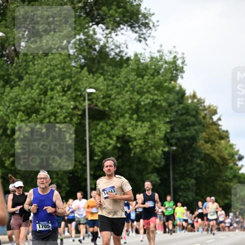 29.06.2025 - hella hamburg halbmarathon Dr. Thomas Lammeyer http://msf.ph/oto/8311854 29.06.2025 10:38:30 Kennedybrücke 1025, 1705, 1764, 1787, 2276, 2376, 2464, 2496, 2510, 2511, 2933, 3145, 3829, 4445, 4479, 4540, 4942, 5096, 5569, 5609, 5691, 6034, 6105, 6109, 6574, 6718, 6727, 6843, 7324, 7329, 7644, 8202, 8282, 8589, 9094, 9448, 9514, 10007, 10071, 10564, 10674, 11122, 11245, 11338, 11432 meine-sportfotos.de