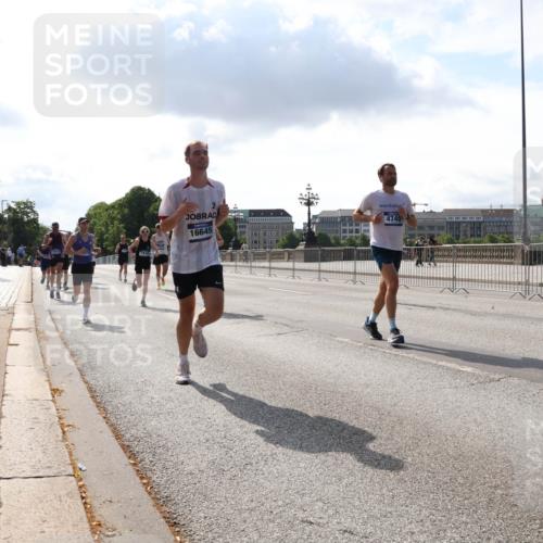 29.06.2025 - hella hamburg halbmarathon Lena Gebhardt http://msf.ph/oto/8311950 29.06.2025 09:47:12 Lombardsbrücke 16645, 4740, 1916, 15348, 1002, 1053, 1396, 1407, 1411, 1577, 1910, 1959, 2121, 2228, 2563, 2774, 2836, 3005, 3783, 3790, 3935, 4246, 4740, 5193, 5660, 5961, 6032, 6305, 6473, 6915, 7080, 7466, 7622, 7831, 7867, 7972, 8323, 8366, 9171, 9376, 9508, 9519, 10477, 10771, 11055, 11370, 11806, 11898, 12137, 12204, 12704, 12899, 13148, 13199, 13493, 13494, 13729, 13771, 13972, 13991, 14069, 14385, 14459 meine-sportfotos.de