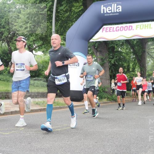 29.06.2025 - hella hamburg halbmarathon KatJ http://msf.ph/oto/8311983 29.06.2025 10:44:49 Zwischen KM18-KM19 1611, 2236, 2840, 6595, 7082 meine-sportfotos.de