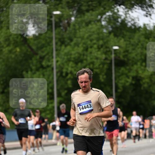 29.06.2025 - hella hamburg halbmarathon Dr. Thomas Lammeyer http://msf.ph/oto/8312010 29.06.2025 10:38:33 Kennedybrücke 1025, 1705, 1787, 2276, 2376, 2464, 2496, 2510, 2511, 3145, 3829, 4479, 4540, 4942, 5609, 5691, 6034, 6105, 6109, 6574, 6718, 6727, 6843, 7324, 7329, 7644, 8021, 8202, 8282, 8589, 9094, 9379, 9448, 9514, 10007, 10564, 10674, 11122, 11245, 11338, 11432 meine-sportfotos.de