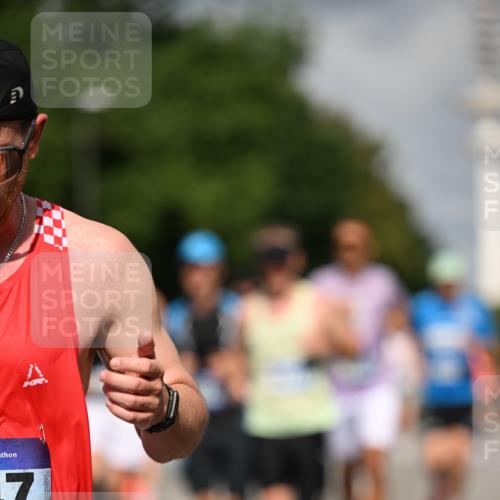 29.06.2025 - hella hamburg halbmarathon Dr. Thomas Lammeyer http://msf.ph/oto/8312019 29.06.2025 09:54:53 Kennedybrücke 1136, 1256, 1912, 1941, 1962, 2972, 3523, 3700, 3947, 4759, 4843, 4854, 4865, 4888, 5087, 5275, 5375, 5410, 6593, 6721, 6901, 7116, 7284, 7378, 7635, 7693, 8319, 8871, 9262, 9313, 9371, 9380, 9755, 9833, 9885, 10193, 10415, 10469 meine-sportfotos.de