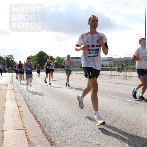 29.06.2025 - hella hamburg halbmarathon Lena Gebhardt http://msf.ph/oto/8312028 29.06.2025 09:47:12 Lombardsbrücke 13972, 6473, 16645, 1002, 1053, 1396, 1407, 1411, 1577, 1910, 1959, 2121, 2228, 2563, 2774, 2836, 3005, 3783, 3790, 3935, 4246, 4740, 5193, 5660, 5961, 6032, 6305, 6473, 6915, 7080, 7466, 7622, 7831, 7867, 7972, 8323, 8366, 9171, 9376, 9508, 9519, 10477, 10771, 11055, 11370, 11806, 11898, 12137, 12204, 12704, 12899, 13148, 13199, 13493, 13494, 13729, 13771, 13972, 13991, 14069, 14385, 14459 meine-sportfotos.de