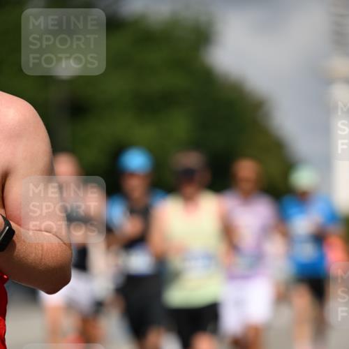 29.06.2025 - hella hamburg halbmarathon Dr. Thomas Lammeyer http://msf.ph/oto/8312043 29.06.2025 09:54:53 Kennedybrücke 1136, 1256, 1912, 1941, 1962, 2972, 3523, 3700, 3947, 4759, 4843, 4854, 4865, 4888, 5087, 5275, 5375, 5410, 6593, 6721, 6901, 7116, 7284, 7378, 7635, 7693, 8319, 8871, 9262, 9313, 9371, 9380, 9755, 9833, 9885, 10193, 10415, 10469 meine-sportfotos.de