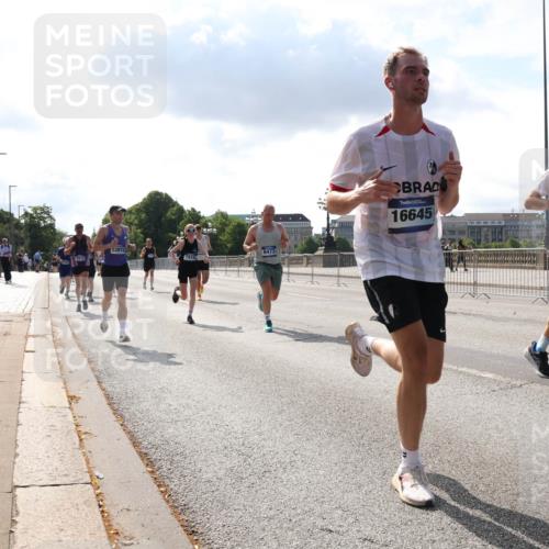 29.06.2025 - hella hamburg halbmarathon Lena Gebhardt http://msf.ph/oto/8312095 29.06.2025 09:47:12 Lombardsbrücke 13972, 915, 1910, 6473, 16645, 4740, 888, 1002, 1053, 1396, 1407, 1411, 1577, 1910, 1959, 2121, 2228, 2563, 2774, 2836, 3005, 3783, 3790, 3935, 4246, 4740, 5193, 5660, 5961, 6032, 6305, 6473, 6915, 7080, 7466, 7622, 7831, 7867, 7972, 8323, 8366, 9171, 9376, 9508, 9519, 10477, 10771, 11055, 11370, 11806, 11898, 12137, 12204, 12704, 12899, 13148, 13199, 13493, 13494, 13729, 13771, 13972, 13991, 14069, 14385, 14459 meine-sportfotos.de