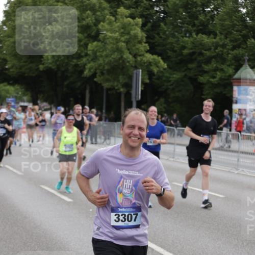 29.06.2025 - hella hamburg halbmarathon Jannik Wohlers http://msf.ph/oto/8312107 29.06.2025 10:38:33 Lombardsbrücke 1232, 1390, 1451, 2524, 2534, 3307, 3745, 3927, 4257, 4320, 4410, 4964, 6062, 6112, 6611, 7263, 8367, 8783, 9455, 9708, 9974, 9977, 10072, 10554, 10604, 10696, 11059, 12028, 12072, 12410, 12722, 13060, 13922, 14557, 14558, 14856, 16181, 16335, 16346, 16388, 16841, 16883, 18050, 18504 meine-sportfotos.de