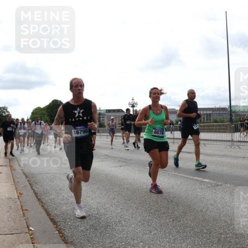 29.06.2025 - hella hamburg halbmarathon Lena Gebhardt http://msf.ph/oto/8312109 29.06.2025 10:22:03 Lombardsbrücke 1294, 16796, 6676, 1003, 1158, 1191, 1250, 1294, 1419, 1668, 1958, 1963, 2009, 2022, 2063, 2172, 2315, 2353, 2514, 2529, 2744, 3050, 3108, 3172, 3458, 3606, 3768, 3995, 4046, 4113, 4114, 4289, 4366, 4375, 4376, 4829, 4970, 5122, 5641, 5759, 5957, 6086, 6307, 6475, 6676, 6805, 6881, 6977, 7075, 7162, 7612, 7672, 8431, 8715, 8860, 8884, 8896, 8954, 8959, 9002, 9062, 9369 meine-sportfotos.de