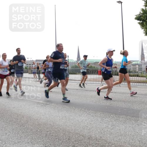29.06.2025 - hella hamburg halbmarathon Lena Gebhardt http://msf.ph/oto/8312162 29.06.2025 10:37:19 Lombardsbrücke 17388, 5560, 2272, 13783, 4347, 1768, 142, 1022, 1118, 1253, 1276, 1337, 1339, 1488, 1490, 1597, 1819, 1952, 1954, 2016, 2031, 2072, 2104, 2272, 2480, 2486, 2640, 3127, 3165, 3633, 3714, 3873, 3895, 4097, 4347, 4733, 5146, 5171, 5186, 5224, 5538, 5560, 5640, 5786, 5790, 5940, 6172, 6359, 6584, 6804, 6821, 6955, 7085, 7124, 7202, 7235, 7544, 7707, 7777, 7823, 8007, 8257, 8258, 8315, 8758, 8811, 8843, 8936, 8937, 9054, 9055, 9524, 12123, 16680 meine-sportfotos.de