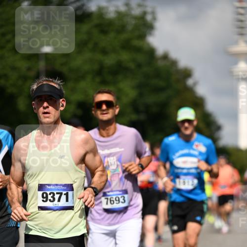 29.06.2025 - hella hamburg halbmarathon Dr. Thomas Lammeyer http://msf.ph/oto/8312197 29.06.2025 09:54:54 Kennedybrücke 1136, 1256, 1912, 1941, 1962, 2972, 3523, 3700, 3947, 4759, 4843, 4854, 4865, 5275, 5375, 5410, 6593, 6721, 6901, 7116, 7284, 7378, 7635, 7693, 8319, 8871, 9262, 9313, 9371, 9380, 9755, 9833, 9885, 10193, 10375, 10415, 10469 meine-sportfotos.de