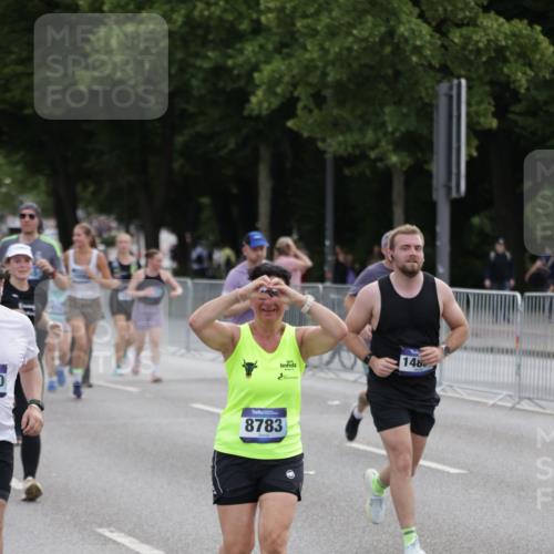 29.06.2025 - hella hamburg halbmarathon Jannik Wohlers http://msf.ph/oto/8312209 29.06.2025 10:38:34 Lombardsbrücke 1232, 1390, 1451, 2524, 2534, 3307, 3745, 3927, 4257, 4320, 4410, 4964, 6062, 6112, 6611, 7263, 7589, 8367, 8457, 8783, 9455, 9708, 9974, 9977, 10072, 10554, 10604, 10696, 11059, 12028, 12092, 12410, 12722, 13060, 13922, 14557, 14558, 14856, 16335, 16388, 16841, 16883, 17313, 18050, 18504 meine-sportfotos.de
