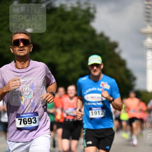 29.06.2025 - hella hamburg halbmarathon Dr. Thomas Lammeyer http://msf.ph/oto/8312224 29.06.2025 09:54:55 Kennedybrücke 1136, 1256, 1912, 1941, 1962, 2972, 3523, 3700, 3947, 4759, 4843, 4854, 4865, 5275, 5375, 5410, 6593, 6721, 6901, 7116, 7284, 7363, 7378, 7635, 7693, 8319, 8871, 9262, 9313, 9371, 9380, 9755, 9833, 9885, 10193, 10375, 10415, 10469 meine-sportfotos.de
