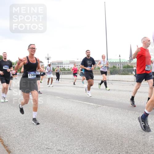 29.06.2025 - hella hamburg halbmarathon Lena Gebhardt http://msf.ph/oto/8312225 29.06.2025 10:56:34 Lombardsbrücke 16934, 7090, 17494, 2915, 876, 1047, 1113, 1738, 2095, 2143, 2307, 2887, 2915, 2991, 3257, 3418, 3438, 3516, 3517, 3520, 3614, 3675, 3676, 3953, 3987, 4083, 4094, 4118, 4354, 4773, 5237, 5438, 5580, 5693, 5757, 5911, 5944, 6348, 6349, 6690, 6968, 7025, 7028, 7090, 7307, 7381, 7711, 8005, 8108, 8150, 8305, 8517, 8606, 8766, 8939, 8943, 9172, 9210, 9383, 9435, 9606, 9910, 9948, 9953, 10555, 10569, 10571, 10740, 10784, 10987 meine-sportfotos.de