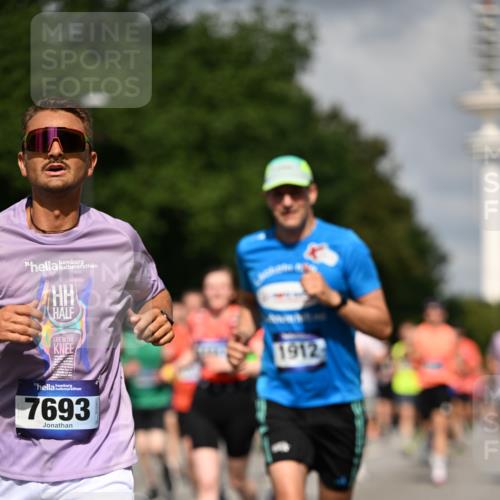 29.06.2025 - hella hamburg halbmarathon Dr. Thomas Lammeyer http://msf.ph/oto/8312232 29.06.2025 09:54:55 Kennedybrücke 1136, 1256, 1912, 1941, 1962, 2972, 3523, 3700, 3947, 4759, 4843, 4854, 4865, 5275, 5375, 5410, 6593, 6721, 6901, 7116, 7284, 7363, 7378, 7635, 7693, 8319, 8871, 9262, 9313, 9371, 9380, 9755, 9833, 9885, 10193, 10375, 10415, 10469 meine-sportfotos.de
