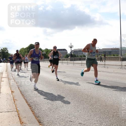 29.06.2025 - hella hamburg halbmarathon Lena Gebhardt http://msf.ph/oto/8312241 29.06.2025 09:47:13 Lombardsbrücke 6915, 13972, 1910, 6473, 55555, 1002, 1053, 1396, 1407, 1411, 1577, 1910, 1959, 2121, 2228, 2563, 2774, 2836, 3005, 3783, 3790, 3935, 4246, 4740, 5193, 5660, 5961, 6032, 6305, 6473, 6915, 7080, 7466, 7622, 7831, 7867, 7972, 8323, 8366, 9171, 9376, 9508, 9519, 10477, 10771, 11055, 11370, 11806, 11898, 12137, 12204, 12704, 12899, 13148, 13199, 13493, 13494, 13729, 13771, 13972, 13991, 14069, 14385, 14459 meine-sportfotos.de