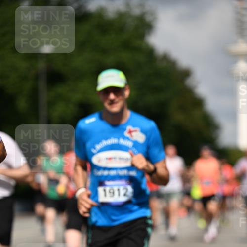 29.06.2025 - hella hamburg halbmarathon Dr. Thomas Lammeyer http://msf.ph/oto/8312255 29.06.2025 09:54:56 Kennedybrücke 1136, 1256, 1912, 1941, 1962, 2972, 3523, 3700, 3947, 4759, 4843, 4854, 4865, 5275, 5375, 5410, 6593, 6901, 7116, 7363, 7378, 7635, 7693, 7962, 8871, 9262, 9371, 9380, 9755, 9833, 9885, 10193, 10375, 10415, 10469 meine-sportfotos.de