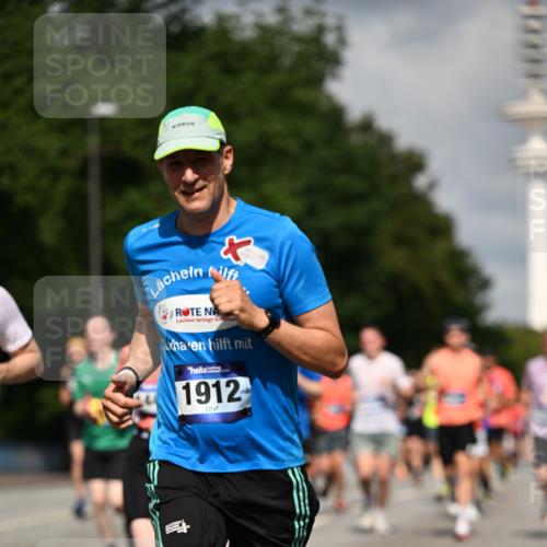 29.06.2025 - hella hamburg halbmarathon Dr. Thomas Lammeyer http://msf.ph/oto/8312261 29.06.2025 09:54:56 Kennedybrücke 1136, 1256, 1912, 1941, 1962, 2972, 3523, 3700, 3947, 4759, 4843, 4854, 4865, 5275, 5375, 5410, 6593, 6901, 7116, 7363, 7378, 7635, 7693, 7962, 8871, 9262, 9371, 9380, 9755, 9833, 9885, 10193, 10375, 10415, 10469 meine-sportfotos.de
