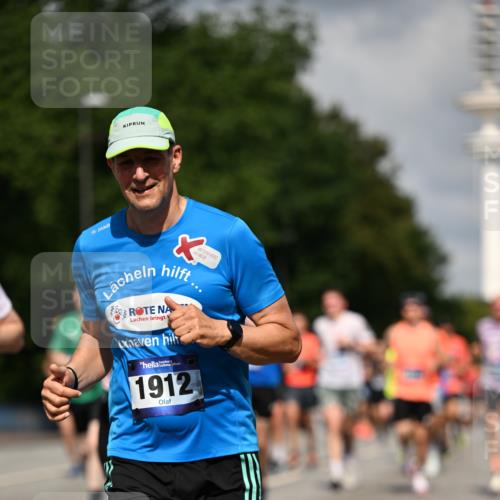 29.06.2025 - hella hamburg halbmarathon Dr. Thomas Lammeyer http://msf.ph/oto/8312265 29.06.2025 09:54:56 Kennedybrücke 1136, 1256, 1912, 1941, 1962, 2972, 3523, 3700, 3947, 4759, 4843, 4854, 4865, 5275, 5375, 5410, 6593, 6901, 7116, 7363, 7378, 7635, 7693, 7962, 8871, 9262, 9371, 9380, 9755, 9833, 9885, 10193, 10375, 10415, 10469 meine-sportfotos.de