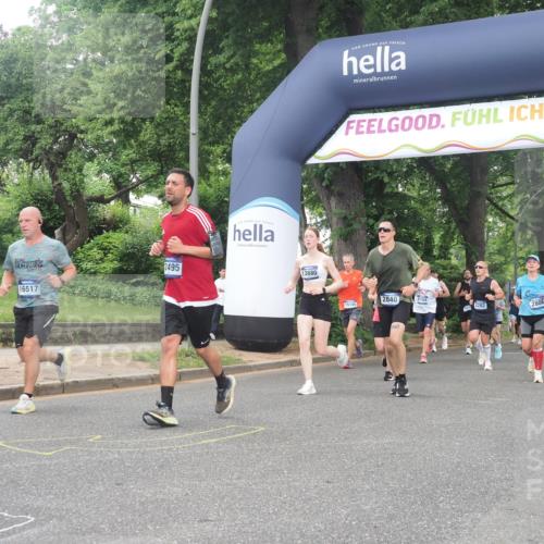 29.06.2025 - hella hamburg halbmarathon KatJ http://msf.ph/oto/8312288 29.06.2025 10:44:51 Zwischen KM18-KM19 1611, 2236, 2282, 2806, 2840, 6595, 7856 meine-sportfotos.de