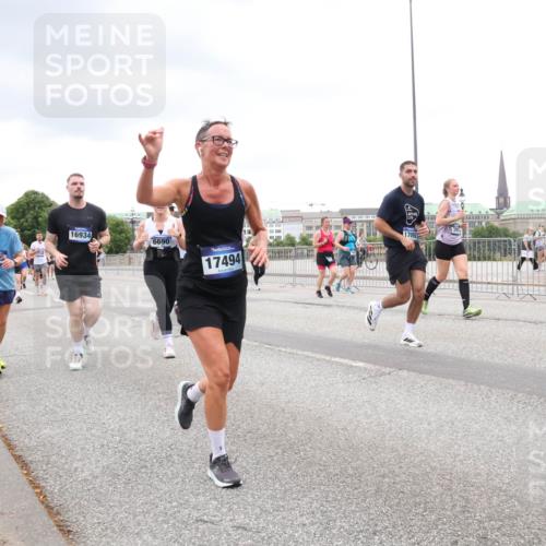 29.06.2025 - hella hamburg halbmarathon Lena Gebhardt http://msf.ph/oto/8312313 29.06.2025 10:56:35 Lombardsbrücke 9435, 16934, 6690, 17494, 17092, 1047, 1113, 1738, 2095, 2143, 2307, 2887, 2915, 2991, 3257, 3348, 3418, 3438, 3516, 3517, 3520, 3614, 3675, 3676, 3953, 3987, 4083, 4094, 4118, 4354, 4773, 5237, 5438, 5580, 5589, 5693, 5757, 5911, 5944, 6348, 6349, 6690, 6968, 7025, 7028, 7090, 7307, 7381, 7711, 8005, 8108, 8150, 8305, 8517, 8606, 8766, 8939, 8943, 9172, 9210, 9383, 9435, 9606, 9910, 9948, 9953, 10555, 10569, 10571, 10740, 10784, 10987 meine-sportfotos.de
