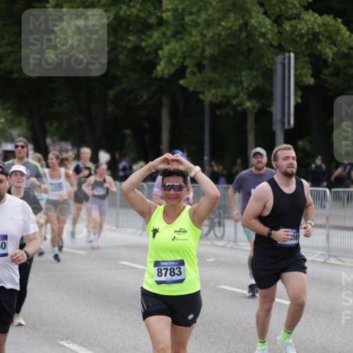 29.06.2025 - hella hamburg halbmarathon Jannik Wohlers http://msf.ph/oto/8312345 29.06.2025 10:38:34 Lombardsbrücke 1232, 1390, 1451, 2524, 2534, 3307, 3745, 3927, 4257, 4320, 4410, 4964, 6062, 6112, 6611, 7263, 7589, 8367, 8457, 8783, 9455, 9708, 9974, 9977, 10072, 10554, 10604, 10696, 11059, 12028, 12092, 12410, 12722, 13060, 13922, 14557, 14558, 14856, 16335, 16388, 16841, 16883, 17313, 18050, 18504 meine-sportfotos.de