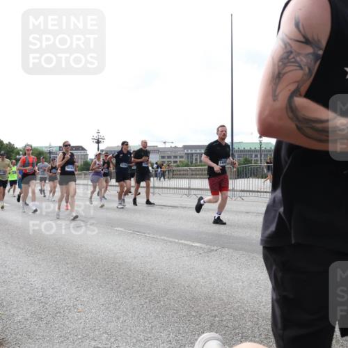29.06.2025 - hella hamburg halbmarathon Lena Gebhardt http://msf.ph/oto/8312357 29.06.2025 10:22:04 Lombardsbrücke 1405, 16762, 10167, 1294, 1416, 66, 1003, 1158, 1187, 1191, 1250, 1294, 1419, 1598, 1668, 1958, 1963, 2009, 2022, 2063, 2172, 2315, 2351, 2353, 2514, 2529, 2744, 3050, 3108, 3172, 3458, 3606, 3768, 3995, 4046, 4113, 4114, 4131, 4289, 4366, 4375, 4376, 4556, 4829, 4970, 5122, 5641, 5759, 5957, 6030, 6049, 6086, 6307, 6475, 6676, 6805, 6881, 6977, 7075, 7162, 7612, 7672, 8431, 8715, 8855, 8860, 8884, 8896, 8954, 8959, 9002, 9062, 9369 meine-sportfotos.de