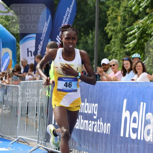 29.06.2025 - hella hamburg halbmarathon Strokosch-Dieckow http://msf.ph/oto/8312416 29.06.2025 10:11:07 Ziel 46 meine-sportfotos.de