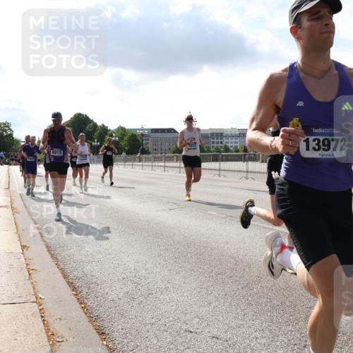 29.06.2025 - hella hamburg halbmarathon Lena Gebhardt http://msf.ph/oto/8312454 29.06.2025 09:47:14 Lombardsbrücke 7972, 6915, 13972, 1002, 1053, 1396, 1407, 1411, 1577, 1910, 1959, 2121, 2228, 2563, 2774, 2836, 3005, 3783, 3790, 3935, 4246, 4740, 5193, 5660, 5961, 6032, 6305, 6473, 6915, 7080, 7466, 7622, 7831, 7867, 7972, 8323, 8366, 9171, 9376, 9508, 9519, 10477, 10771, 11055, 11370, 11806, 11898, 12137, 12204, 12704, 12899, 13148, 13199, 13493, 13494, 13729, 13771, 13972, 13991, 14069, 14385, 14459 meine-sportfotos.de