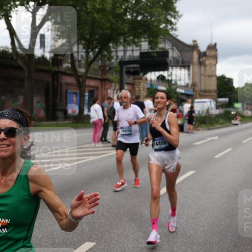29.06.2025 - hella hamburg halbmarathon Yannick Fuchs http://msf.ph/oto/8312458 29.06.2025 10:50:38 20KM 1583, 1955, 2034, 2083, 2741, 3413, 3836, 4152, 4940, 5418, 5492, 5570, 6399, 6416, 6835, 7037, 7716, 8393, 8542, 8652, 8669, 8825, 9488, 9727, 9820, 9884, 9907, 9934, 10093, 10212, 10665, 11083, 11212, 12014, 12348, 12440, 12523, 12590, 12712, 13394, 13666, 13691, 13750, 14139, 14408, 14588, 14678, 14867, 15097, 15407, 15431, 15695, 15712, 16113, 16121, 16257, 16261, 16634, 16679, 17268, 17660, 17993, 18208, 18652, 18719, 18899, 19091, 19184 meine-sportfotos.de