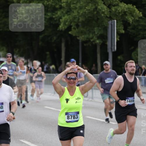 29.06.2025 - hella hamburg halbmarathon Jannik Wohlers http://msf.ph/oto/8312494 29.06.2025 10:38:35 Lombardsbrücke 1232, 1390, 1451, 2524, 2534, 3307, 3745, 3927, 4257, 4320, 4410, 4964, 6062, 6112, 6611, 7263, 7589, 8367, 8457, 8783, 9708, 9974, 9977, 10072, 10554, 10604, 10696, 11059, 12028, 12090, 12092, 12410, 12722, 13060, 13922, 14557, 14558, 14856, 16335, 16388, 16841, 16883, 17313, 18050, 18504 meine-sportfotos.de