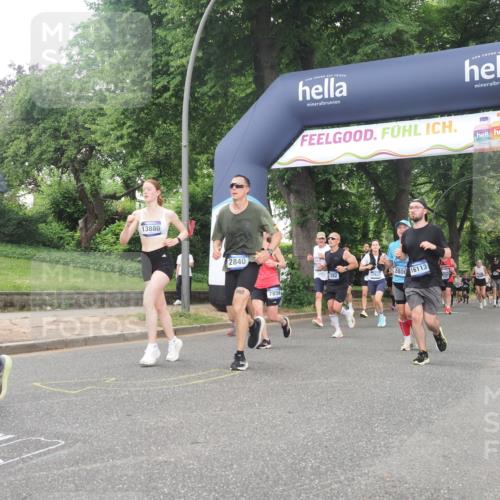 29.06.2025 - hella hamburg halbmarathon KatJ http://msf.ph/oto/8312497 29.06.2025 10:44:52 Zwischen KM18-KM19 1611, 2282, 2806, 2840, 6595, 7856 meine-sportfotos.de