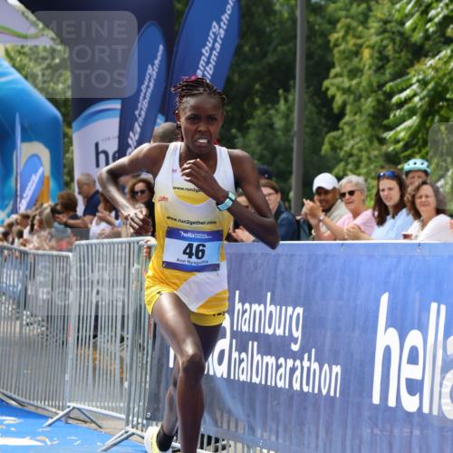 29.06.2025 - hella hamburg halbmarathon Strokosch-Dieckow http://msf.ph/oto/8312506 29.06.2025 10:11:07 Ziel 46 meine-sportfotos.de