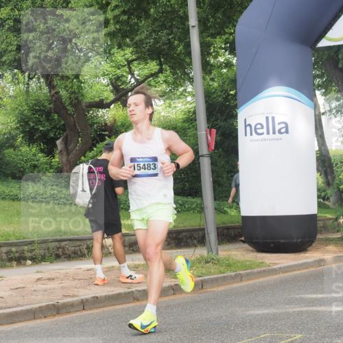 29.06.2025 - hella hamburg halbmarathon KatJ http://msf.ph/oto/8312561 29.06.2025 10:15:28 Zwischen KM18-KM19  meine-sportfotos.de
