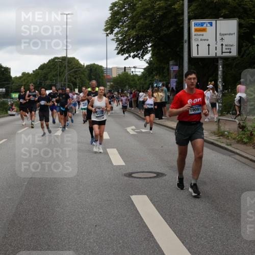 29.06.2025 - hella hamburg halbmarathon Yannick Fuchs http://msf.ph/oto/8312591 29.06.2025 10:50:38 20KM 1583, 1955, 2034, 2083, 2741, 3413, 3836, 4152, 4940, 5418, 5492, 5570, 6399, 6416, 6835, 7037, 7716, 8393, 8542, 8652, 8669, 8825, 9488, 9727, 9820, 9884, 9907, 9934, 10093, 10212, 10665, 11083, 11212, 12014, 12348, 12440, 12523, 12590, 12712, 13394, 13666, 13691, 13750, 14139, 14408, 14588, 14678, 14867, 15097, 15407, 15431, 15695, 15712, 16113, 16121, 16257, 16261, 16634, 16679, 17268, 17660, 17993, 18208, 18652, 18719, 18899, 19091, 19184 meine-sportfotos.de