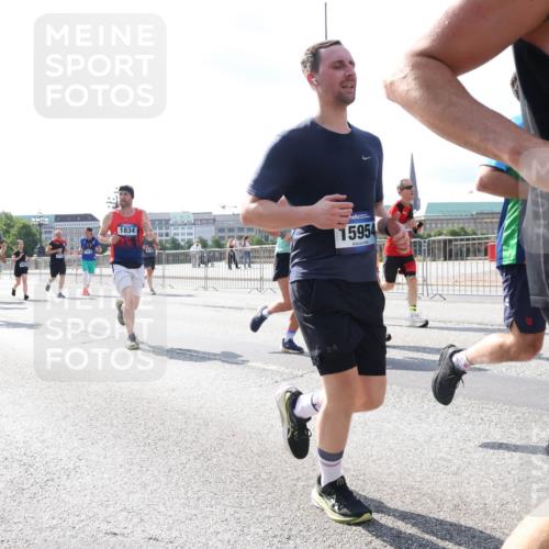 29.06.2025 - hella hamburg halbmarathon Lena Gebhardt http://msf.ph/oto/8312609 29.06.2025 09:59:52 Lombardsbrücke 14778, 2364, 1834, 15954, 18, 1006, 1125, 1264, 1334, 1366, 1595, 1642, 1834, 1914, 1955, 2099, 2348, 2364, 2391, 2432, 2447, 2582, 2584, 2630, 2676, 2677, 2910, 3181, 3279, 3668, 3836, 4013, 4231, 4426, 4632, 4772, 4796, 4837, 5015, 5134, 5277, 5341, 5465, 6174, 6201, 6202, 6414, 6415, 6462, 6581, 6587, 7833, 8330, 8520, 8542, 8652, 8846, 8929, 9142, 9488, 9903, 9907, 9984, 10020, 10031, 11039, 11568, 11844 meine-sportfotos.de