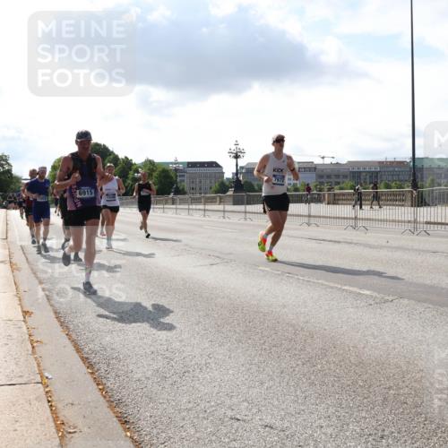 29.06.2025 - hella hamburg halbmarathon Lena Gebhardt http://msf.ph/oto/8312610 29.06.2025 09:47:15 Lombardsbrücke 6915, 1002, 7972, 10, 1002, 1053, 1396, 1407, 1411, 1577, 1910, 1959, 2121, 2228, 2563, 2774, 2836, 3005, 3783, 3790, 3935, 4246, 4740, 5193, 5660, 5961, 6032, 6305, 6473, 6915, 7080, 7466, 7622, 7831, 7867, 7972, 8323, 8366, 9171, 9376, 9508, 9519, 10477, 10771, 11055, 11370, 11806, 11898, 12137, 12204, 12704, 12899, 13148, 13199, 13493, 13494, 13729, 13771, 13972, 13991, 14069, 14385, 14459 meine-sportfotos.de