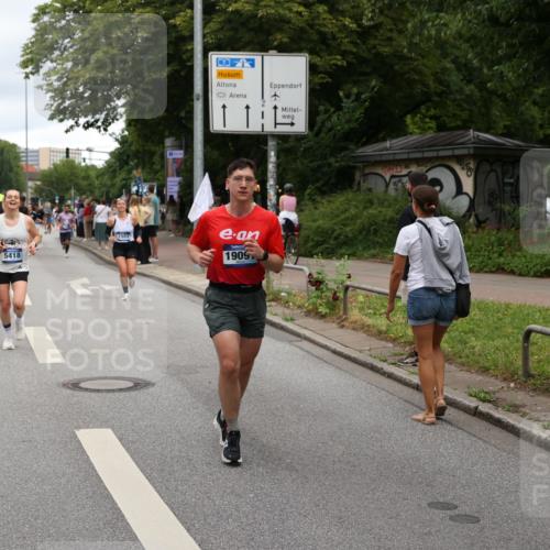 29.06.2025 - hella hamburg halbmarathon Yannick Fuchs http://msf.ph/oto/8312626 29.06.2025 10:50:39 20KM 1583, 1955, 2034, 2083, 2741, 3413, 3836, 4152, 4940, 5418, 5492, 5570, 6399, 6416, 6835, 7716, 8393, 8542, 8652, 8669, 8825, 9488, 9727, 9820, 9884, 9907, 9934, 10093, 10133, 10212, 10665, 11083, 11212, 12014, 12348, 12440, 12523, 12590, 12712, 13394, 13666, 13691, 13750, 14139, 14408, 14588, 14678, 14867, 15097, 15407, 15431, 15695, 15712, 16113, 16121, 16257, 16261, 16470, 16634, 16679, 17268, 17993, 18208, 18652, 18719, 18899, 19091, 19184 meine-sportfotos.de
