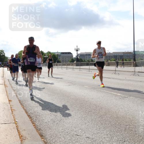 29.06.2025 - hella hamburg halbmarathon Lena Gebhardt http://msf.ph/oto/8312662 29.06.2025 09:47:15 Lombardsbrücke 6915, 15500, 7972, 1002, 1053, 1396, 1407, 1411, 1577, 1910, 1959, 2121, 2228, 2563, 2774, 2836, 3005, 3783, 3790, 3935, 4246, 4740, 5193, 5660, 5961, 6032, 6305, 6473, 6915, 7080, 7466, 7622, 7831, 7867, 7972, 8323, 8366, 9171, 9376, 9508, 9519, 10477, 10771, 11055, 11370, 11806, 11898, 12137, 12204, 12704, 12899, 13148, 13199, 13493, 13494, 13729, 13771, 13972, 13991, 14069, 14385, 14459 meine-sportfotos.de