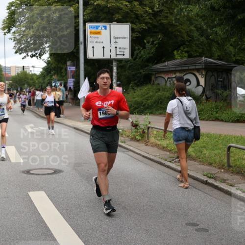 29.06.2025 - hella hamburg halbmarathon Yannick Fuchs http://msf.ph/oto/8312685 29.06.2025 10:50:39 20KM 1583, 1955, 2034, 2083, 2741, 3413, 3836, 4152, 4940, 5418, 5492, 5570, 6399, 6416, 6835, 7716, 8393, 8542, 8652, 8669, 8825, 9488, 9727, 9820, 9884, 9907, 9934, 10093, 10133, 10212, 10665, 11083, 11212, 12014, 12348, 12440, 12523, 12590, 12712, 13394, 13666, 13691, 13750, 14139, 14408, 14588, 14678, 14867, 15097, 15407, 15431, 15695, 15712, 16113, 16121, 16257, 16261, 16470, 16634, 16679, 17268, 17993, 18208, 18652, 18719, 18899, 19091, 19184 meine-sportfotos.de