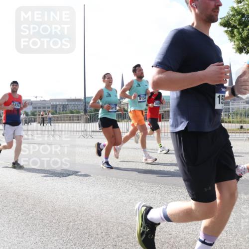 29.06.2025 - hella hamburg halbmarathon Lena Gebhardt http://msf.ph/oto/8312720 29.06.2025 09:59:53 Lombardsbrücke 015, 1834, 5134, 383, 15, 840, 1006, 1125, 1264, 1334, 1366, 1595, 1642, 1834, 1914, 1955, 2099, 2159, 2348, 2364, 2391, 2432, 2447, 2582, 2584, 2630, 2676, 2677, 2910, 3181, 3279, 3668, 3836, 4013, 4231, 4426, 4632, 4772, 4796, 4837, 5015, 5134, 5277, 5341, 5465, 6174, 6201, 6202, 6414, 6415, 6462, 6581, 6587, 8330, 8520, 8542, 8652, 8846, 8929, 9142, 9488, 9903, 9907, 9984, 10020, 10031, 11039, 11568, 11844 meine-sportfotos.de