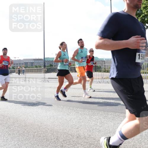 29.06.2025 - hella hamburg halbmarathon Lena Gebhardt http://msf.ph/oto/8312834 29.06.2025 09:59:53 Lombardsbrücke 1834, 5015, 5134, 159, 1006, 1125, 1264, 1334, 1366, 1595, 1642, 1834, 1914, 1955, 2099, 2159, 2348, 2364, 2391, 2432, 2447, 2582, 2584, 2630, 2676, 2677, 2910, 3181, 3279, 3668, 3836, 4013, 4231, 4426, 4632, 4772, 4796, 4837, 5015, 5134, 5277, 5341, 5465, 6174, 6201, 6202, 6414, 6415, 6462, 6581, 6587, 8330, 8520, 8542, 8652, 8846, 8929, 9142, 9488, 9903, 9907, 9984, 10020, 10031, 11039, 11568, 11844 meine-sportfotos.de