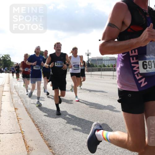29.06.2025 - hella hamburg halbmarathon Lena Gebhardt http://msf.ph/oto/8312947 29.06.2025 09:47:16 Lombardsbrücke 2228, 1002, 6915, 1002, 1053, 1396, 1407, 1411, 1577, 1910, 1959, 2121, 2228, 2563, 2774, 2836, 3005, 3783, 3790, 3935, 4246, 4740, 5193, 5660, 5961, 6032, 6305, 6473, 6915, 7080, 7466, 7622, 7831, 7867, 7972, 8323, 8366, 9171, 9376, 9508, 9519, 10477, 10771, 11055, 11370, 11806, 11898, 12137, 12204, 12704, 12899, 13029, 13148, 13199, 13493, 13494, 13729, 13771, 13972, 13991, 14069, 14385, 14459 meine-sportfotos.de