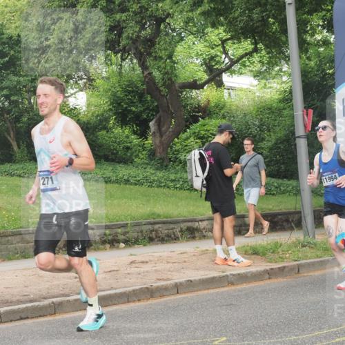 29.06.2025 - hella hamburg halbmarathon KatJ http://msf.ph/oto/8313004 29.06.2025 10:15:30 Zwischen KM18-KM19 1271 meine-sportfotos.de