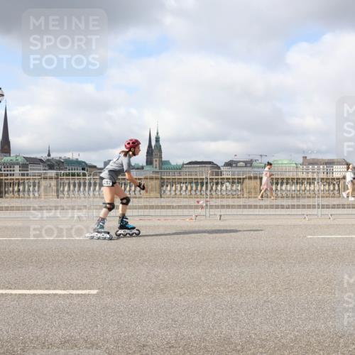 29.06.2025 - hella hamburg halbmarathon Lena Gebhardt http://msf.ph/oto/8313013 29.06.2025 09:07:09 Lombardsbrücke 257 meine-sportfotos.de