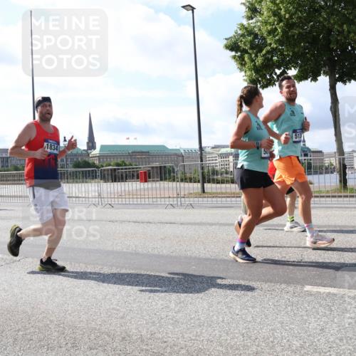 29.06.2025 - hella hamburg halbmarathon Lena Gebhardt http://msf.ph/oto/8313067 29.06.2025 09:59:54 Lombardsbrücke 1834, 50, 513, 1006, 1125, 1239, 1264, 1334, 1366, 1642, 1834, 1914, 1955, 2099, 2159, 2348, 2364, 2391, 2432, 2447, 2582, 2584, 2630, 2676, 2677, 2910, 3181, 3279, 3668, 3836, 4013, 4231, 4426, 4632, 4772, 4796, 4837, 5015, 5134, 5272, 5277, 5341, 6174, 6201, 6202, 6414, 6415, 6462, 6581, 6587, 8330, 8520, 8542, 8652, 8846, 8929, 9142, 9488, 9903, 9907, 9984, 10020, 10031, 11039, 11568, 11844 meine-sportfotos.de