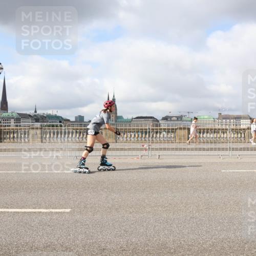 29.06.2025 - hella hamburg halbmarathon Lena Gebhardt http://msf.ph/oto/8313094 29.06.2025 09:07:09 Lombardsbrücke 257 meine-sportfotos.de