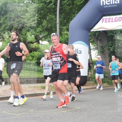 29.06.2025 - hella hamburg halbmarathon KatJ http://msf.ph/oto/8313128 29.06.2025 10:44:57 Zwischen KM18-KM19 2282, 2806, 2840, 2907, 3251, 4088, 5341, 6104, 7856 meine-sportfotos.de