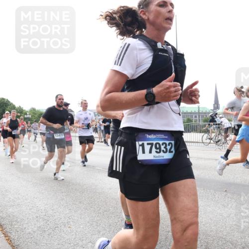 29.06.2025 - hella hamburg halbmarathon Lena Gebhardt http://msf.ph/oto/8313142 29.06.2025 10:22:09 Lombardsbrücke 13477, 17932, 843, 1003, 1158, 1187, 1191, 1250, 1294, 1419, 1598, 1668, 1958, 1963, 2009, 2022, 2063, 2172, 2315, 2351, 2353, 2514, 2529, 2744, 3050, 3108, 3172, 3458, 3606, 3768, 3910, 3946, 3995, 4046, 4113, 4114, 4131, 4289, 4366, 4375, 4376, 4556, 4559, 4829, 4970, 5079, 5641, 5838, 6030, 6048, 6049, 6303, 6307, 6347, 6475, 6676, 6805, 6820, 6881, 6977, 7075, 7162, 7672, 7794, 8431, 8511, 8715, 8855, 8860, 8884, 8954, 8959, 9002, 9062 meine-sportfotos.de