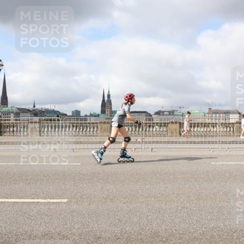 29.06.2025 - hella hamburg halbmarathon Lena Gebhardt http://msf.ph/oto/8313215 29.06.2025 09:07:09 Lombardsbrücke  meine-sportfotos.de