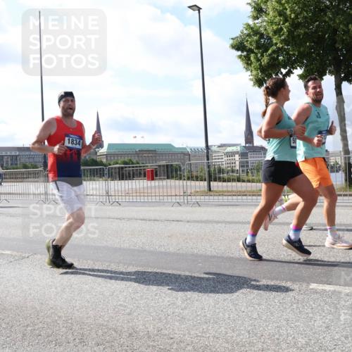 29.06.2025 - hella hamburg halbmarathon Lena Gebhardt http://msf.ph/oto/8313220 29.06.2025 09:59:54 Lombardsbrücke 1914, 1834, 1006, 1125, 1239, 1264, 1334, 1366, 1642, 1834, 1914, 1955, 2099, 2159, 2348, 2364, 2391, 2432, 2447, 2582, 2584, 2630, 2676, 2677, 2910, 3181, 3279, 3668, 3836, 4013, 4231, 4426, 4632, 4772, 4796, 4837, 5015, 5134, 5272, 5277, 5341, 6174, 6201, 6202, 6414, 6415, 6462, 6581, 6587, 8330, 8520, 8542, 8652, 8846, 8929, 9142, 9488, 9903, 9907, 9984, 10020, 10031, 11039, 11568, 11844 meine-sportfotos.de