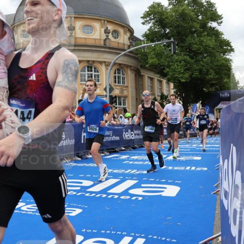 29.06.2025 - hella hamburg halbmarathon Strokosch-Dieckow http://msf.ph/oto/8313313 29.06.2025 10:57:24 Ziel 2417, 3435, 5015, 5134, 5728, 5926, 6272, 6281, 6302, 8393, 9450, 9727, 9934, 12014, 12144, 12590, 13245, 13394, 13664, 15695, 16093, 16625, 16830, 17160, 17758, 17779, 17828 meine-sportfotos.de