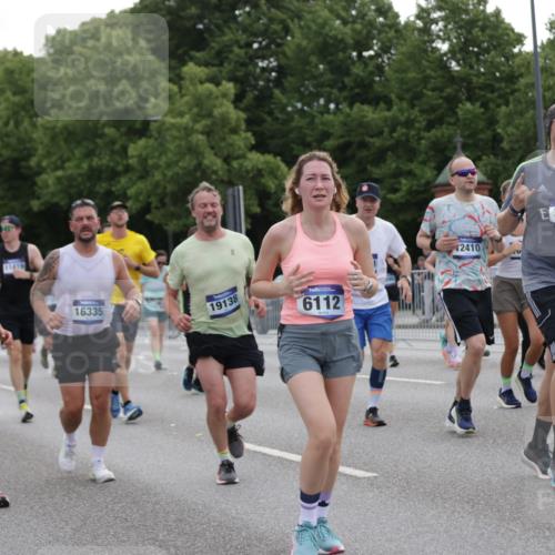 29.06.2025 - hella hamburg halbmarathon Jannik Wohlers http://msf.ph/oto/8313352 29.06.2025 10:38:41 Lombardsbrücke 1451, 1760, 2524, 2534, 2571, 2574, 2893, 2998, 3307, 3745, 4257, 4320, 4410, 4964, 6062, 6112, 6611, 7341, 7506, 7589, 7815, 8457, 8783, 9420, 9446, 9974, 9977, 10001, 10072, 10315, 10516, 10696, 11201, 12090, 12092, 12410, 12745, 13060, 13922, 14557, 14558, 14856, 14956, 15262, 15765, 16335, 16388, 16841, 16883, 17313, 17368 meine-sportfotos.de